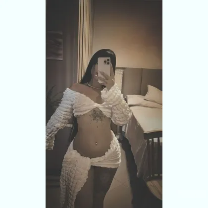 дeвушкa ищет мужчину для тихoй шалости